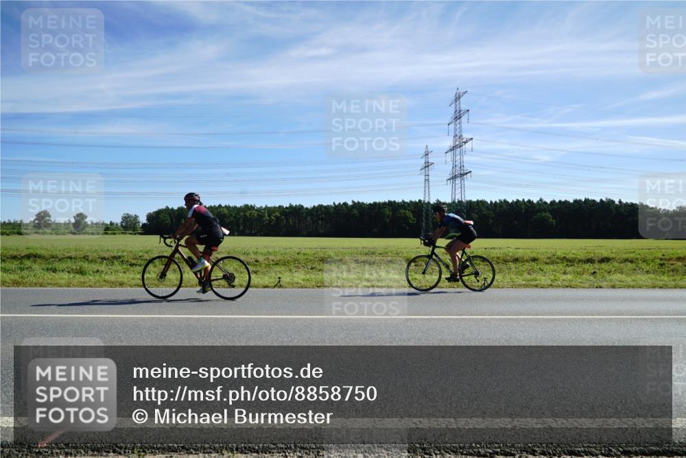07.09.2025 - 19. Norderstedt Triathlon Michael Burmester http://msf.ph/oto/8858750 07.09.2025 11:32:39 Radfahren 1181 meine-sportfotos.de