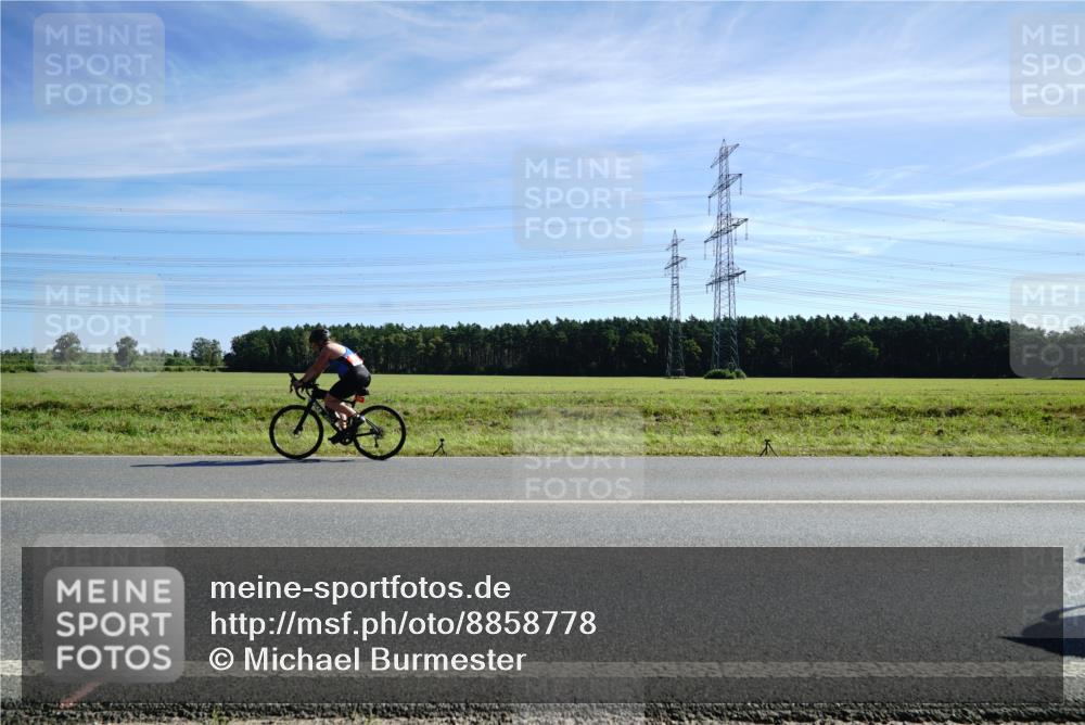 07.09.2025 - 19. Norderstedt Triathlon Michael Burmester http://msf.ph/oto/8858778 07.09.2025 11:32:46 Radfahren 774, 834, 1167 meine-sportfotos.de