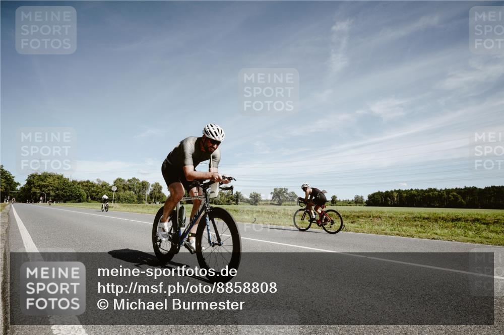 07.09.2025 - 19. Norderstedt Triathlon Michael Burmester http://msf.ph/oto/8858808 07.09.2025 12:35:53 Radfahren 283, 288, 786 meine-sportfotos.de