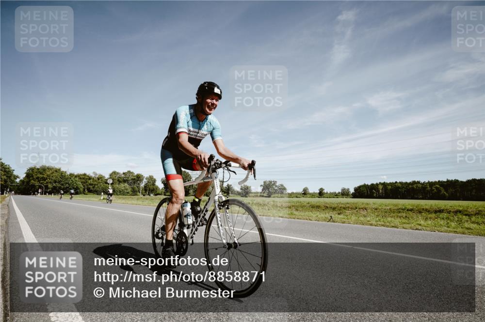 07.09.2025 - 19. Norderstedt Triathlon Michael Burmester http://msf.ph/oto/8858871 07.09.2025 12:36:37 Radfahren 249 meine-sportfotos.de