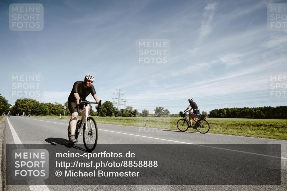 07.09.2025 - 19. Norderstedt Triathlon Michael Burmester http://msf.ph/oto/8858888 07.09.2025 12:36:55 Radfahren 757, 1398 meine-sportfotos.de