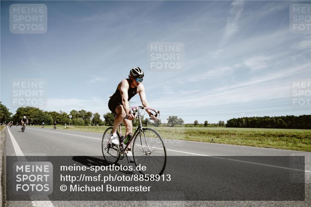 07.09.2025 - 19. Norderstedt Triathlon Michael Burmester http://msf.ph/oto/8858913 07.09.2025 12:37:30 Radfahren 1234, 1373 meine-sportfotos.de