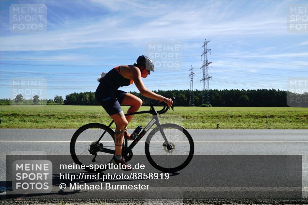 07.09.2025 - 19. Norderstedt Triathlon Michael Burmester http://msf.ph/oto/8858919 07.09.2025 11:33:59 Radfahren 1305 meine-sportfotos.de
