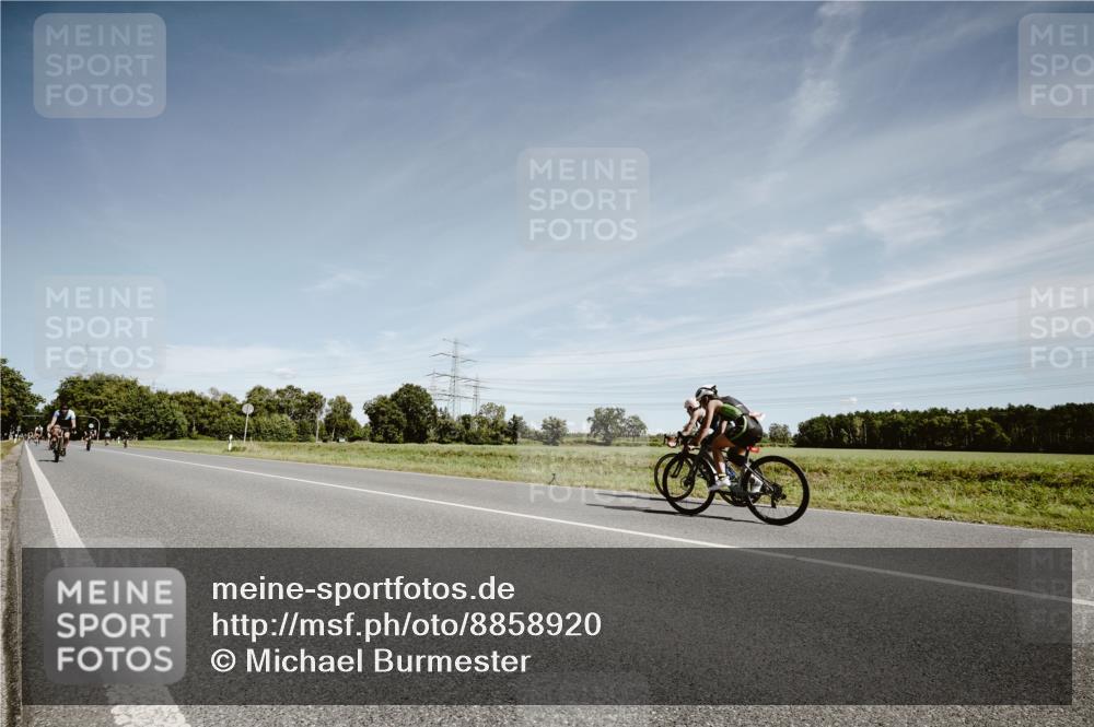 07.09.2025 - 19. Norderstedt Triathlon Michael Burmester http://msf.ph/oto/8858920 07.09.2025 12:37:33 Radfahren 220, 1234 meine-sportfotos.de