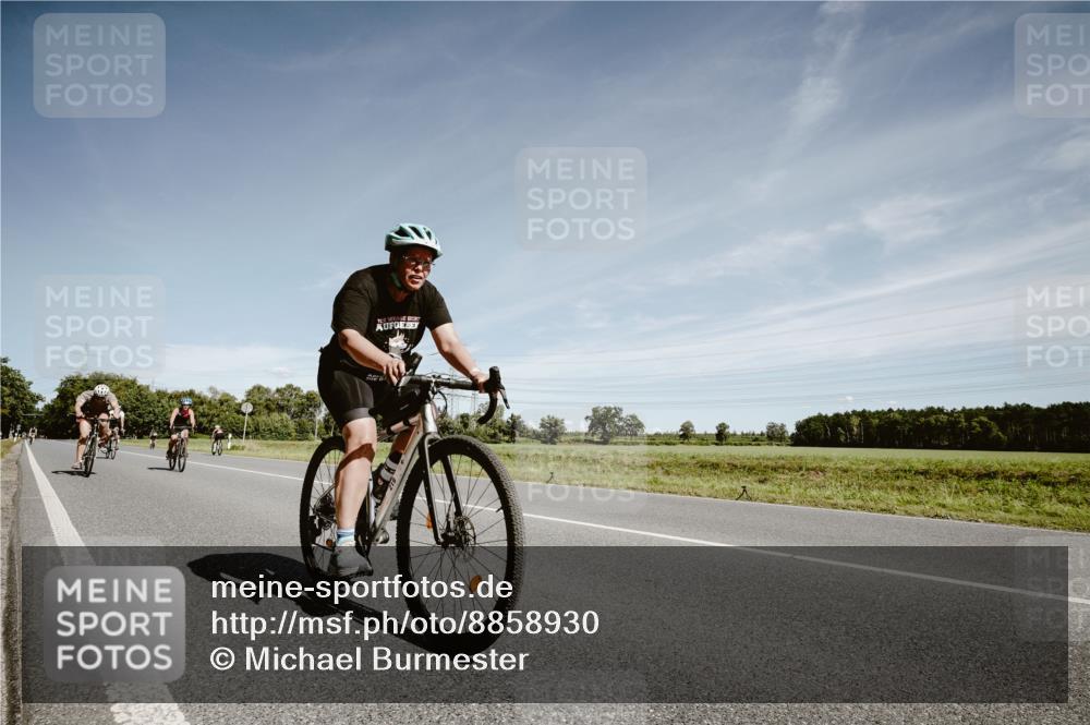 07.09.2025 - 19. Norderstedt Triathlon Michael Burmester http://msf.ph/oto/8858930 07.09.2025 12:37:38 Radfahren 219, 220, 701, 789, 814 meine-sportfotos.de