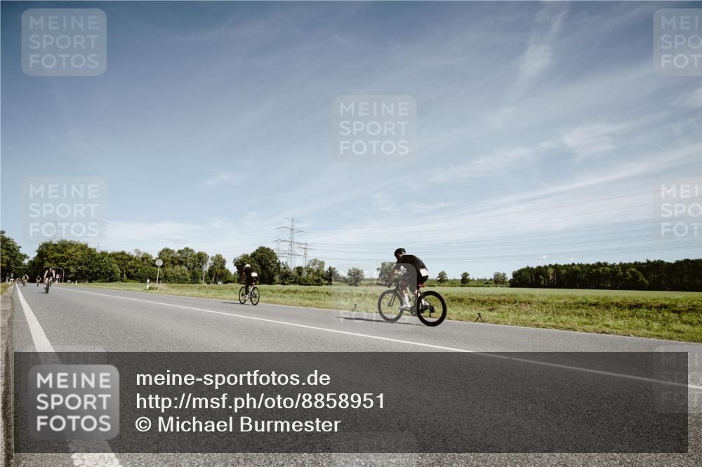 07.09.2025 - 19. Norderstedt Triathlon Michael Burmester http://msf.ph/oto/8858951 07.09.2025 12:37:55 Radfahren 274 meine-sportfotos.de