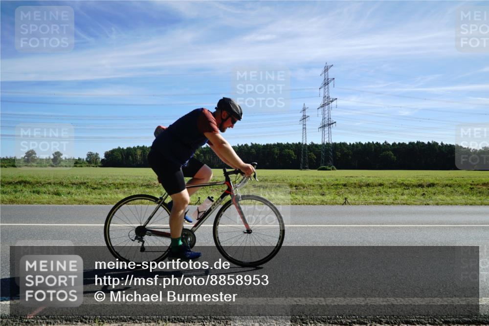 07.09.2025 - 19. Norderstedt Triathlon Michael Burmester http://msf.ph/oto/8858953 07.09.2025 11:34:18 Radfahren 190, 1306 meine-sportfotos.de