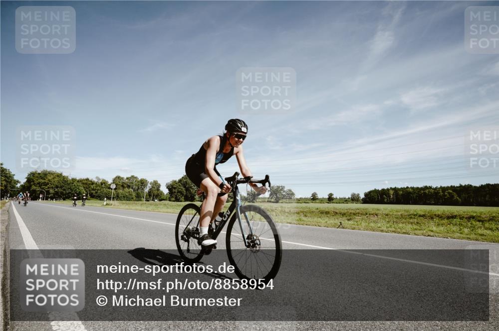 07.09.2025 - 19. Norderstedt Triathlon Michael Burmester http://msf.ph/oto/8858954 07.09.2025 12:37:58 Radfahren 274 meine-sportfotos.de