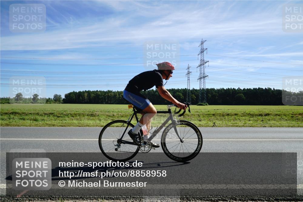 07.09.2025 - 19. Norderstedt Triathlon Michael Burmester http://msf.ph/oto/8858958 07.09.2025 11:34:22 Radfahren 190, 1184, 1357 meine-sportfotos.de