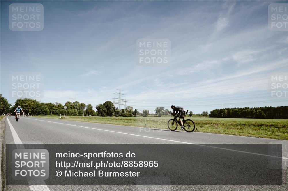 07.09.2025 - 19. Norderstedt Triathlon Michael Burmester http://msf.ph/oto/8858965 07.09.2025 12:38:03 Radfahren 205, 301, 1252 meine-sportfotos.de