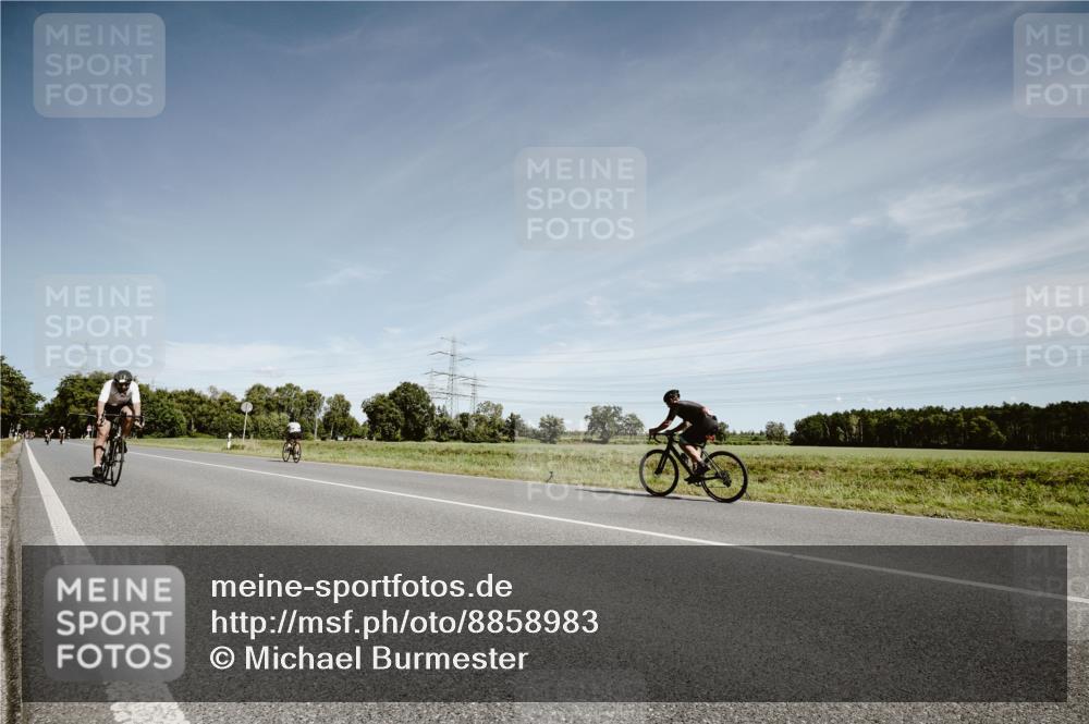 07.09.2025 - 19. Norderstedt Triathlon Michael Burmester http://msf.ph/oto/8858983 07.09.2025 12:38:18 Radfahren 187 meine-sportfotos.de