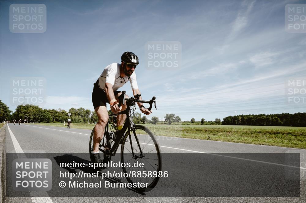 07.09.2025 - 19. Norderstedt Triathlon Michael Burmester http://msf.ph/oto/8858986 07.09.2025 12:38:19 Radfahren 187 meine-sportfotos.de