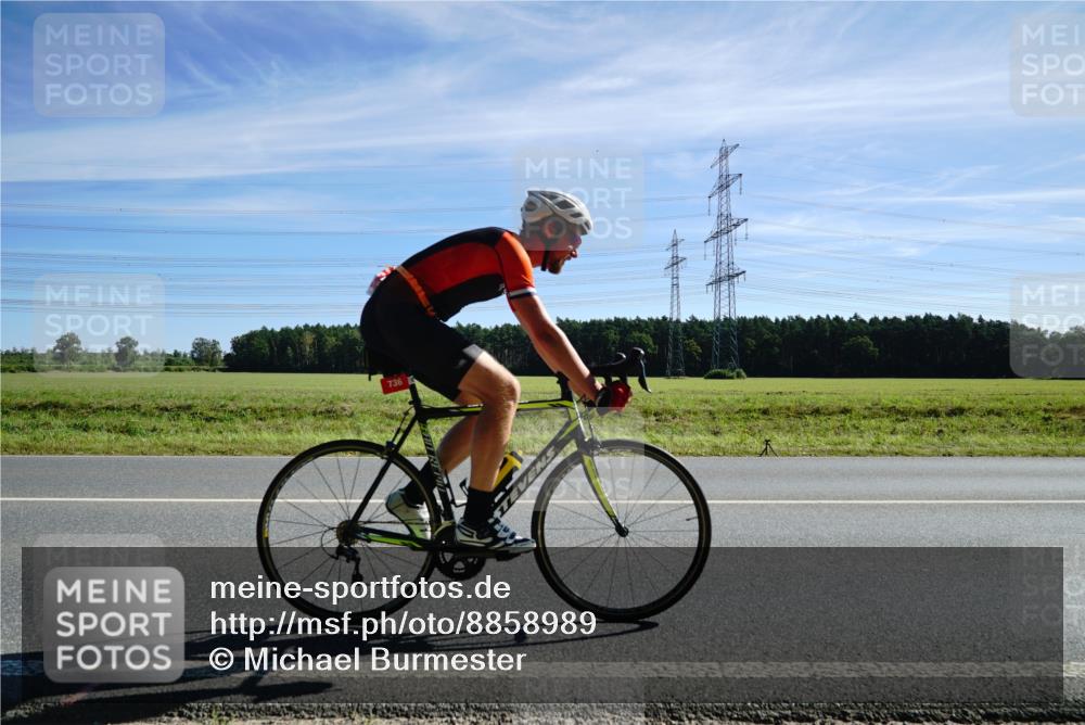 07.09.2025 - 19. Norderstedt Triathlon Michael Burmester http://msf.ph/oto/8858989 07.09.2025 11:34:45 Radfahren 736, 822, 1193 meine-sportfotos.de