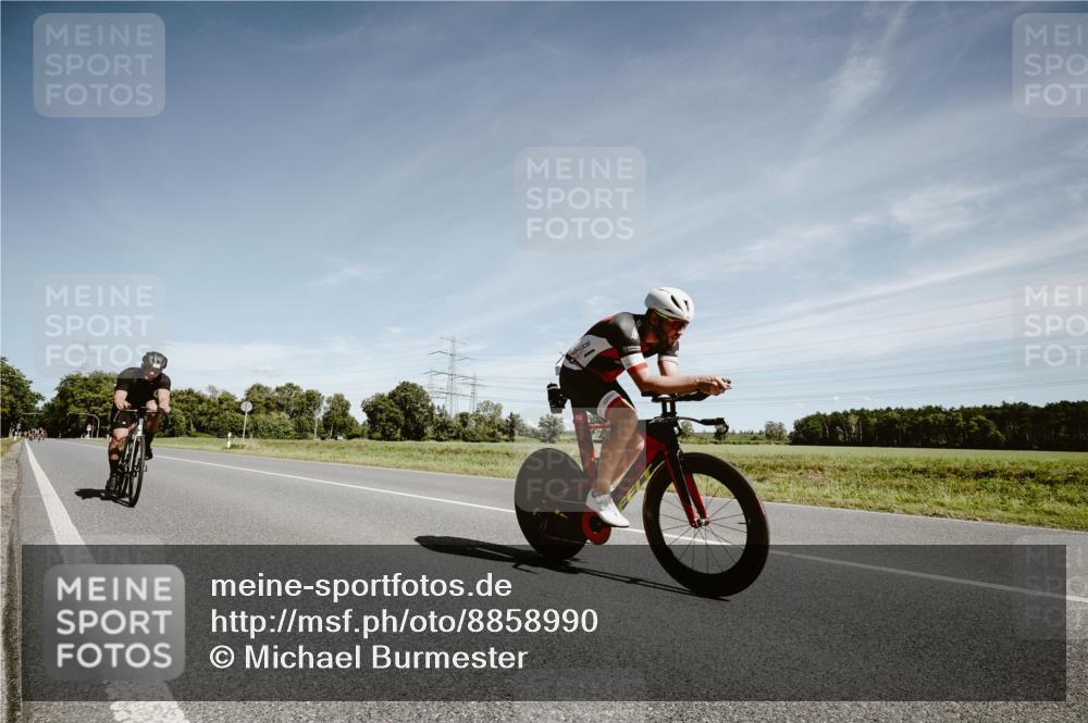 07.09.2025 - 19. Norderstedt Triathlon Michael Burmester http://msf.ph/oto/8858990 07.09.2025 12:38:24 Radfahren 712, 732 meine-sportfotos.de