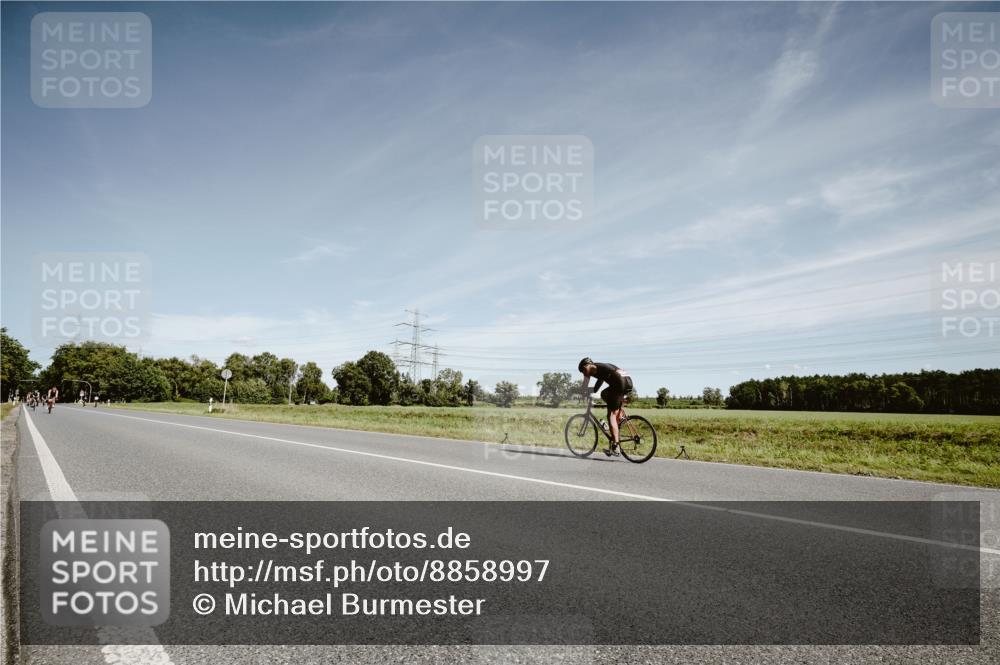 07.09.2025 - 19. Norderstedt Triathlon Michael Burmester http://msf.ph/oto/8858997 07.09.2025 12:38:28 Radfahren 759 meine-sportfotos.de
