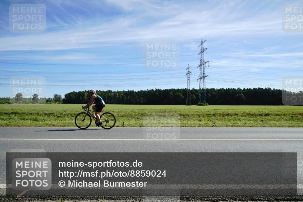 07.09.2025 - 19. Norderstedt Triathlon Michael Burmester http://msf.ph/oto/8859024 07.09.2025 11:34:58 Radfahren 1288 meine-sportfotos.de