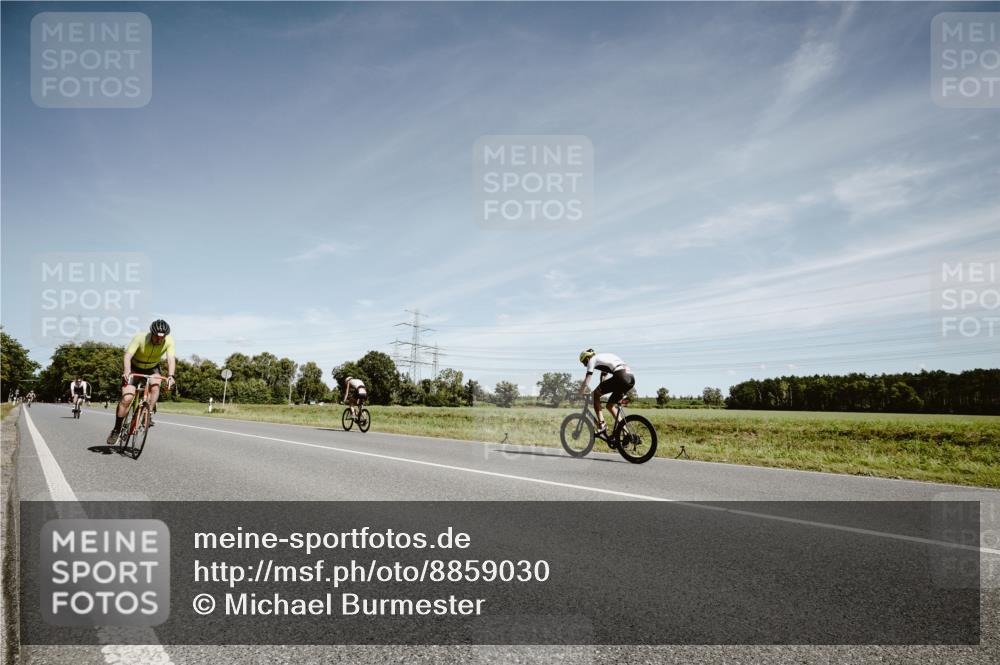 07.09.2025 - 19. Norderstedt Triathlon Michael Burmester http://msf.ph/oto/8859030 07.09.2025 12:38:47 Radfahren 754, 1384 meine-sportfotos.de