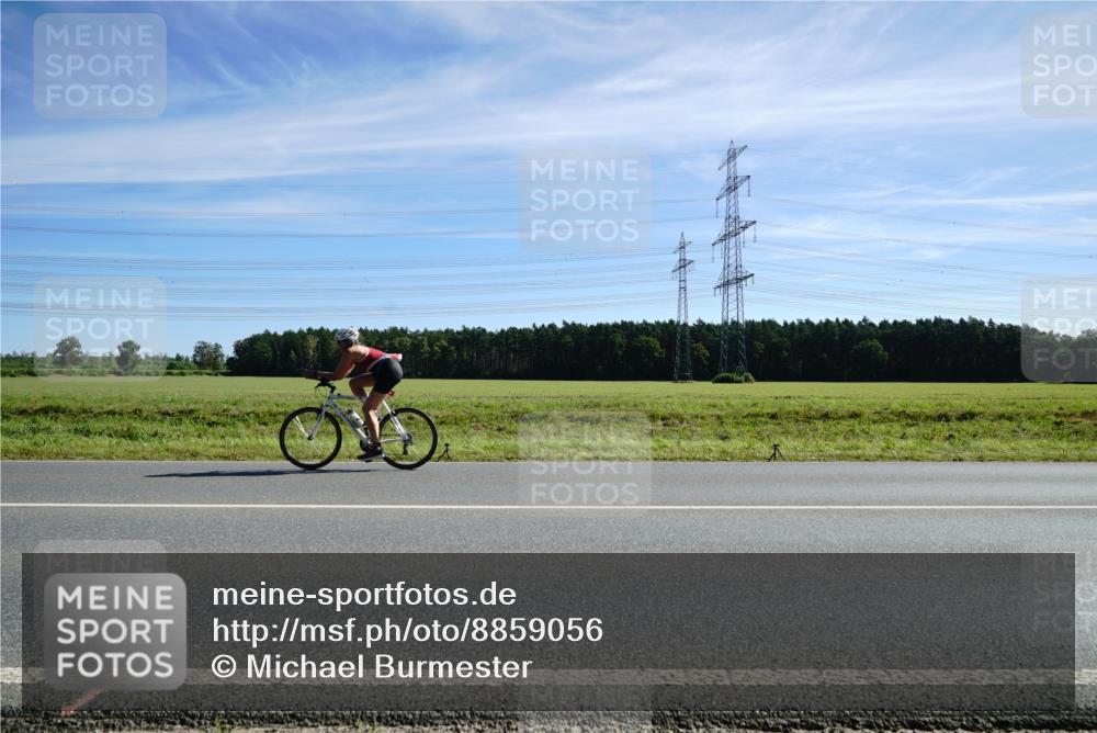 07.09.2025 - 19. Norderstedt Triathlon Michael Burmester http://msf.ph/oto/8859056 07.09.2025 11:35:17 Radfahren 775 meine-sportfotos.de
