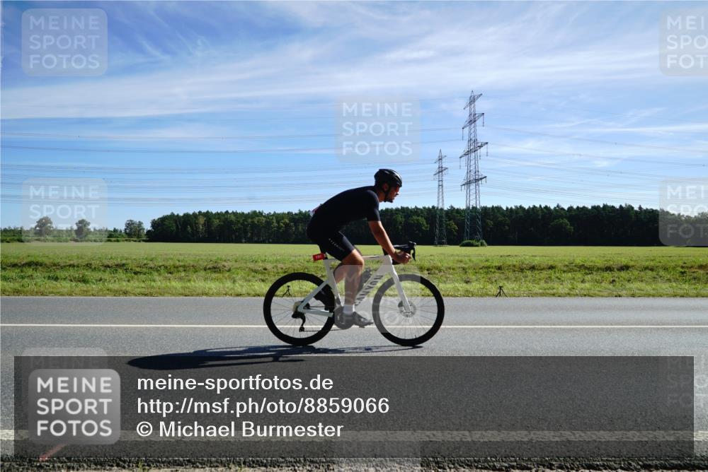 07.09.2025 - 19. Norderstedt Triathlon Michael Burmester http://msf.ph/oto/8859066 07.09.2025 11:35:21 Radfahren 191, 734, 775 meine-sportfotos.de
