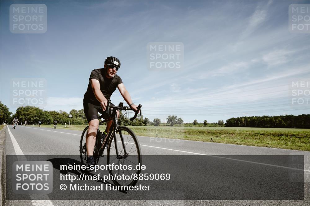 07.09.2025 - 19. Norderstedt Triathlon Michael Burmester http://msf.ph/oto/8859069 07.09.2025 12:39:08 Radfahren 1397 meine-sportfotos.de