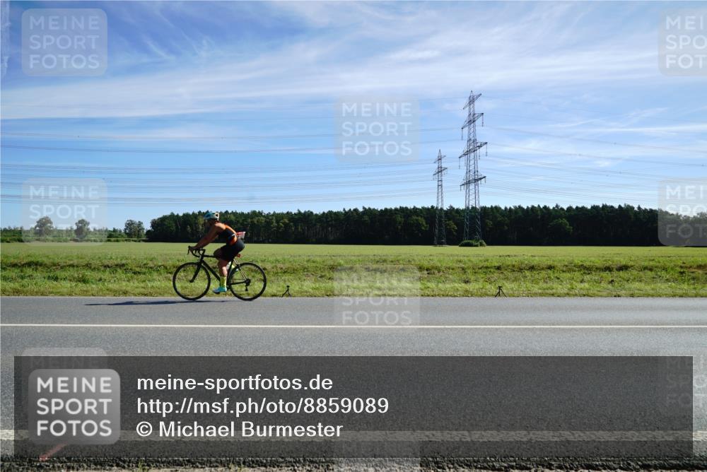 07.09.2025 - 19. Norderstedt Triathlon Michael Burmester http://msf.ph/oto/8859089 07.09.2025 11:35:31 Radfahren 279 meine-sportfotos.de