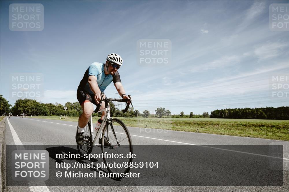 07.09.2025 - 19. Norderstedt Triathlon Michael Burmester http://msf.ph/oto/8859104 07.09.2025 12:39:56 Radfahren 1235 meine-sportfotos.de