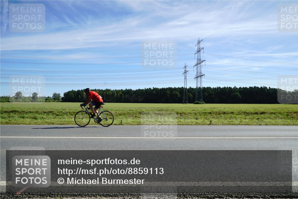 07.09.2025 - 19. Norderstedt Triathlon Michael Burmester http://msf.ph/oto/8859113 07.09.2025 11:35:44 Radfahren  meine-sportfotos.de