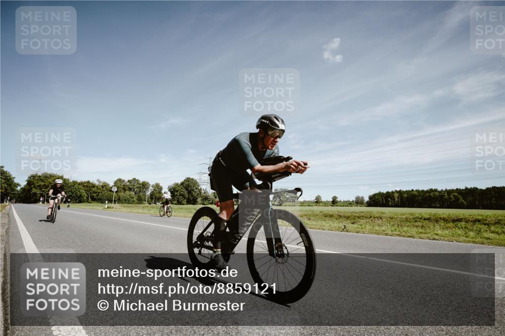 07.09.2025 - 19. Norderstedt Triathlon Michael Burmester http://msf.ph/oto/8859121 07.09.2025 12:40:22 Radfahren 811, 1269 meine-sportfotos.de