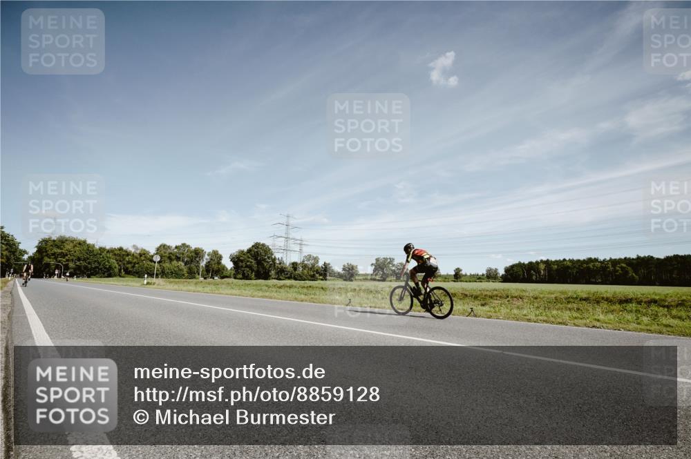 07.09.2025 - 19. Norderstedt Triathlon Michael Burmester http://msf.ph/oto/8859128 07.09.2025 12:40:31 Radfahren 847 meine-sportfotos.de