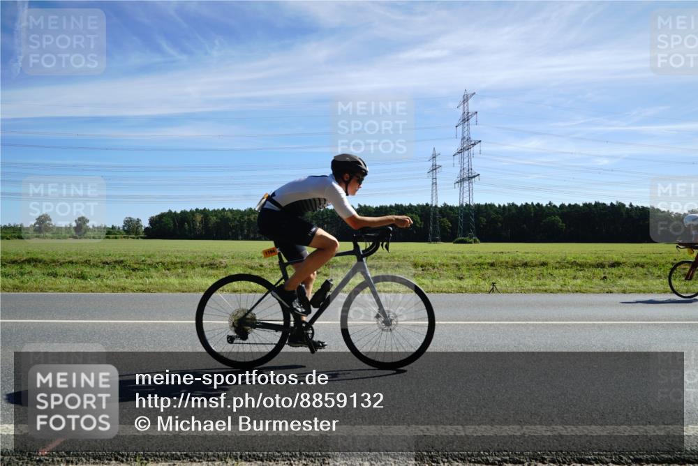 07.09.2025 - 19. Norderstedt Triathlon Michael Burmester http://msf.ph/oto/8859132 07.09.2025 11:35:57 Radfahren 1194, 1265 meine-sportfotos.de