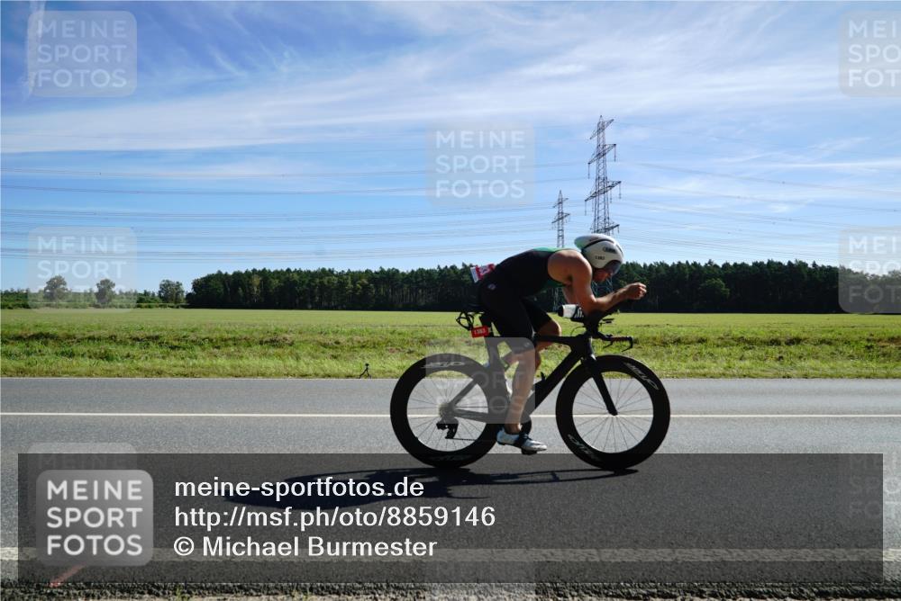 07.09.2025 - 19. Norderstedt Triathlon Michael Burmester http://msf.ph/oto/8859146 07.09.2025 11:36:07 Radfahren 253, 1383 meine-sportfotos.de