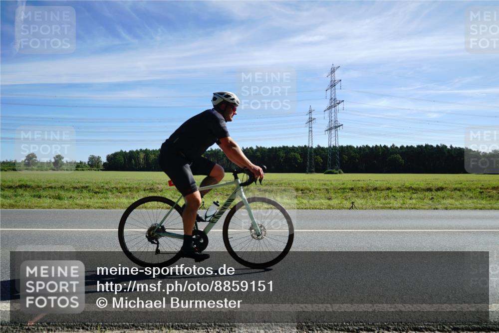 07.09.2025 - 19. Norderstedt Triathlon Michael Burmester http://msf.ph/oto/8859151 07.09.2025 11:36:08 Radfahren 253, 1383 meine-sportfotos.de