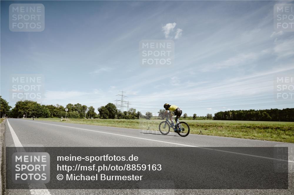07.09.2025 - 19. Norderstedt Triathlon Michael Burmester http://msf.ph/oto/8859163 07.09.2025 12:41:05 Radfahren 1263 meine-sportfotos.de