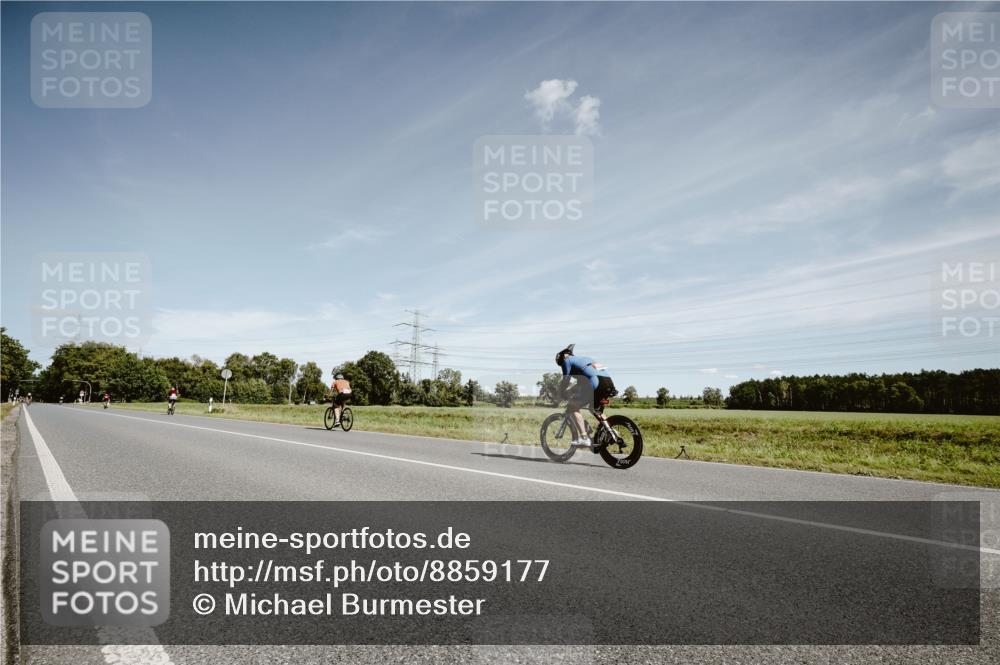 07.09.2025 - 19. Norderstedt Triathlon Michael Burmester http://msf.ph/oto/8859177 07.09.2025 12:41:18 Radfahren  meine-sportfotos.de