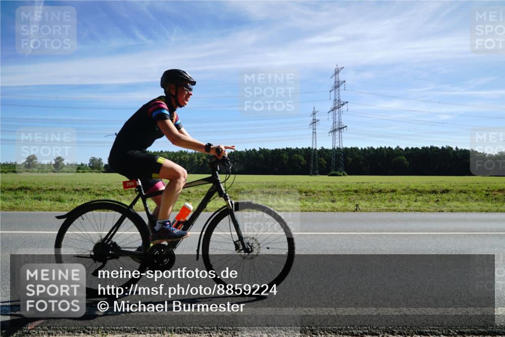 07.09.2025 - 19. Norderstedt Triathlon Michael Burmester http://msf.ph/oto/8859224 07.09.2025 11:36:43 Radfahren 299, 787 meine-sportfotos.de