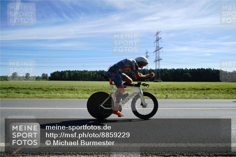 07.09.2025 - 19. Norderstedt Triathlon Michael Burmester http://msf.ph/oto/8859229 07.09.2025 11:36:44 Radfahren 299, 787 meine-sportfotos.de