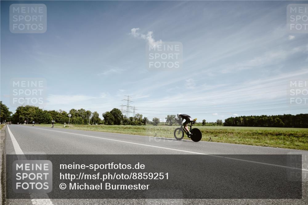 07.09.2025 - 19. Norderstedt Triathlon Michael Burmester http://msf.ph/oto/8859251 07.09.2025 12:42:21 Radfahren  meine-sportfotos.de