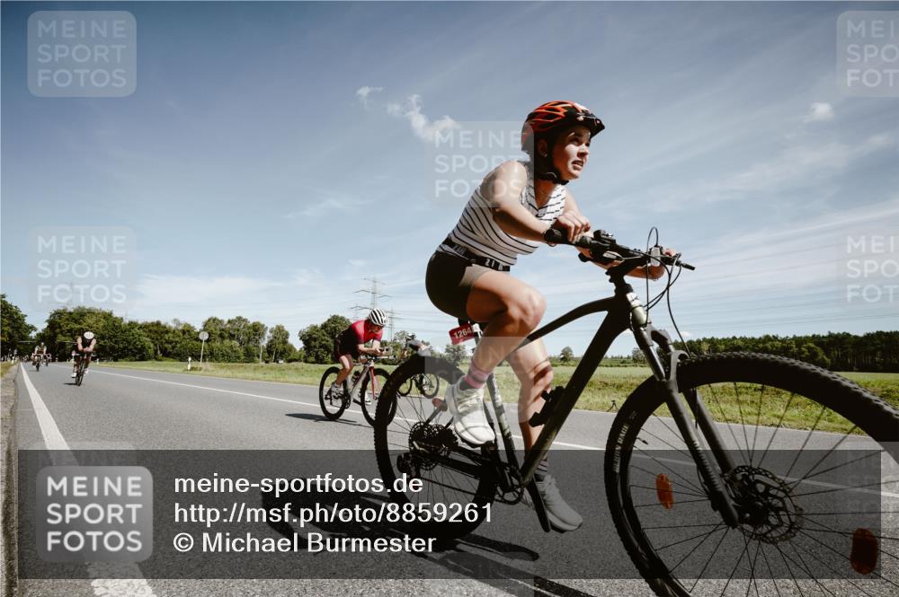 07.09.2025 - 19. Norderstedt Triathlon Michael Burmester http://msf.ph/oto/8859261 07.09.2025 12:42:38 Radfahren 290, 295, 698, 1264 meine-sportfotos.de