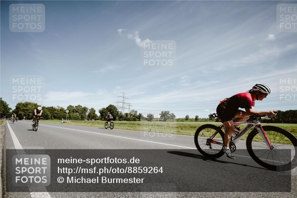 07.09.2025 - 19. Norderstedt Triathlon Michael Burmester http://msf.ph/oto/8859264 07.09.2025 12:42:38 Radfahren 290, 295, 698, 1264 meine-sportfotos.de