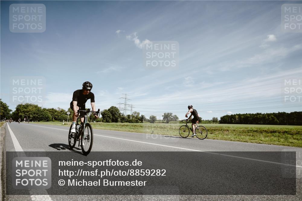 07.09.2025 - 19. Norderstedt Triathlon Michael Burmester http://msf.ph/oto/8859282 07.09.2025 12:42:46 Radfahren 713, 750, 1328 meine-sportfotos.de
