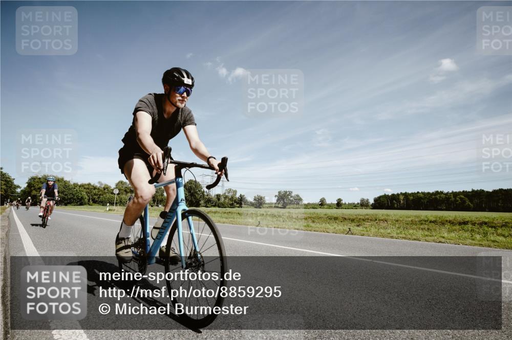 07.09.2025 - 19. Norderstedt Triathlon Michael Burmester http://msf.ph/oto/8859295 07.09.2025 12:43:00 Radfahren 177, 1345 meine-sportfotos.de