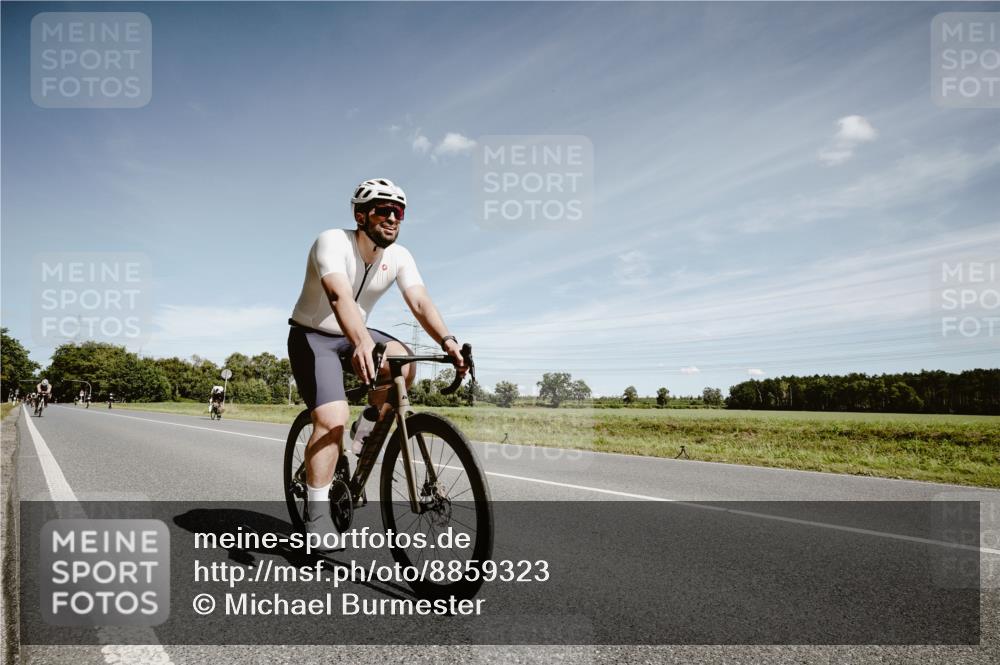 07.09.2025 - 19. Norderstedt Triathlon Michael Burmester http://msf.ph/oto/8859323 07.09.2025 12:43:11 Radfahren 145, 161 meine-sportfotos.de