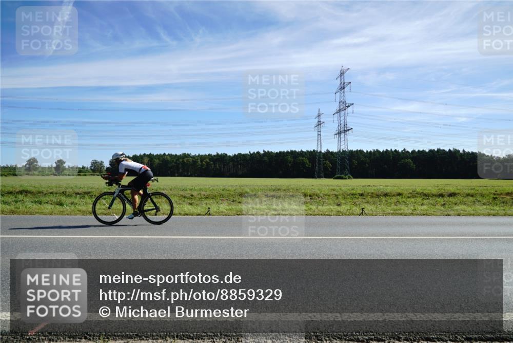 07.09.2025 - 19. Norderstedt Triathlon Michael Burmester http://msf.ph/oto/8859329 07.09.2025 11:37:39 Radfahren  meine-sportfotos.de