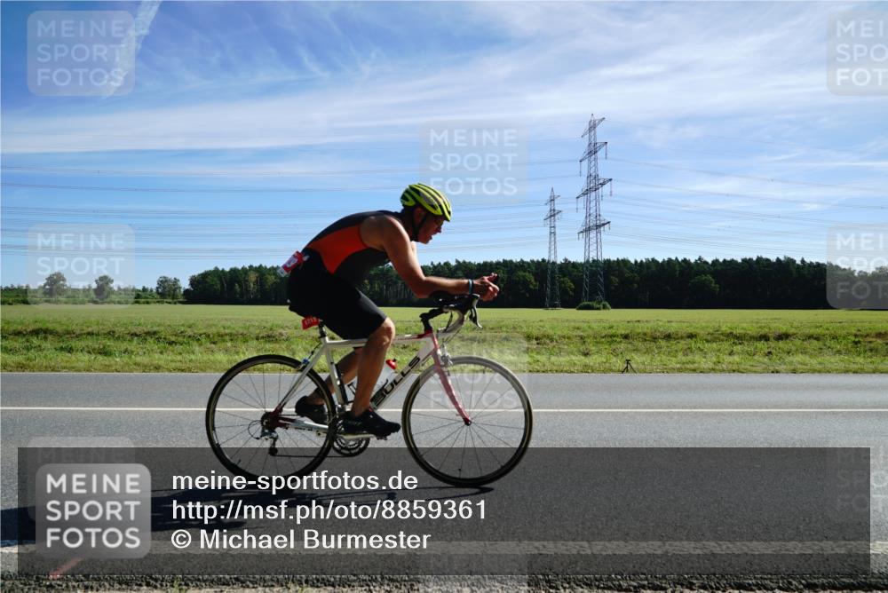 07.09.2025 - 19. Norderstedt Triathlon Michael Burmester http://msf.ph/oto/8859361 07.09.2025 11:38:15 Radfahren 267, 782, 1219 meine-sportfotos.de