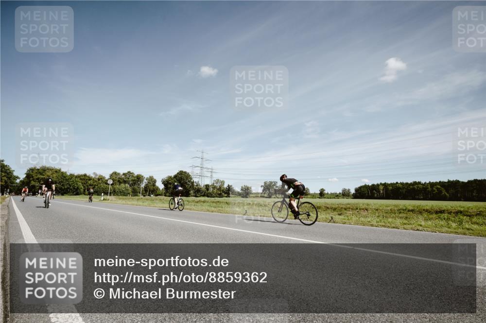 07.09.2025 - 19. Norderstedt Triathlon Michael Burmester http://msf.ph/oto/8859362 07.09.2025 12:43:34 Radfahren 1212, 1337 meine-sportfotos.de