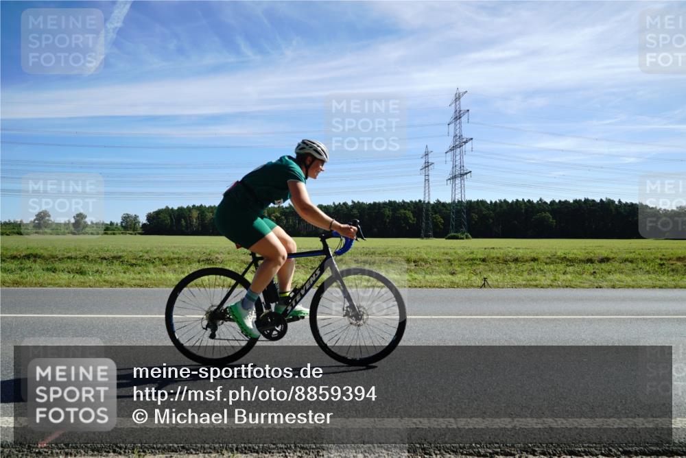 07.09.2025 - 19. Norderstedt Triathlon Michael Burmester http://msf.ph/oto/8859394 07.09.2025 11:38:27 Radfahren 184, 714, 719, 720 meine-sportfotos.de