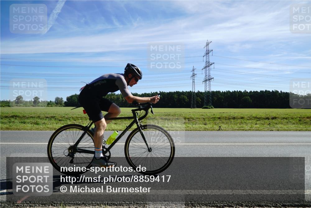 07.09.2025 - 19. Norderstedt Triathlon Michael Burmester http://msf.ph/oto/8859417 07.09.2025 11:38:45 Radfahren 136, 1195 meine-sportfotos.de