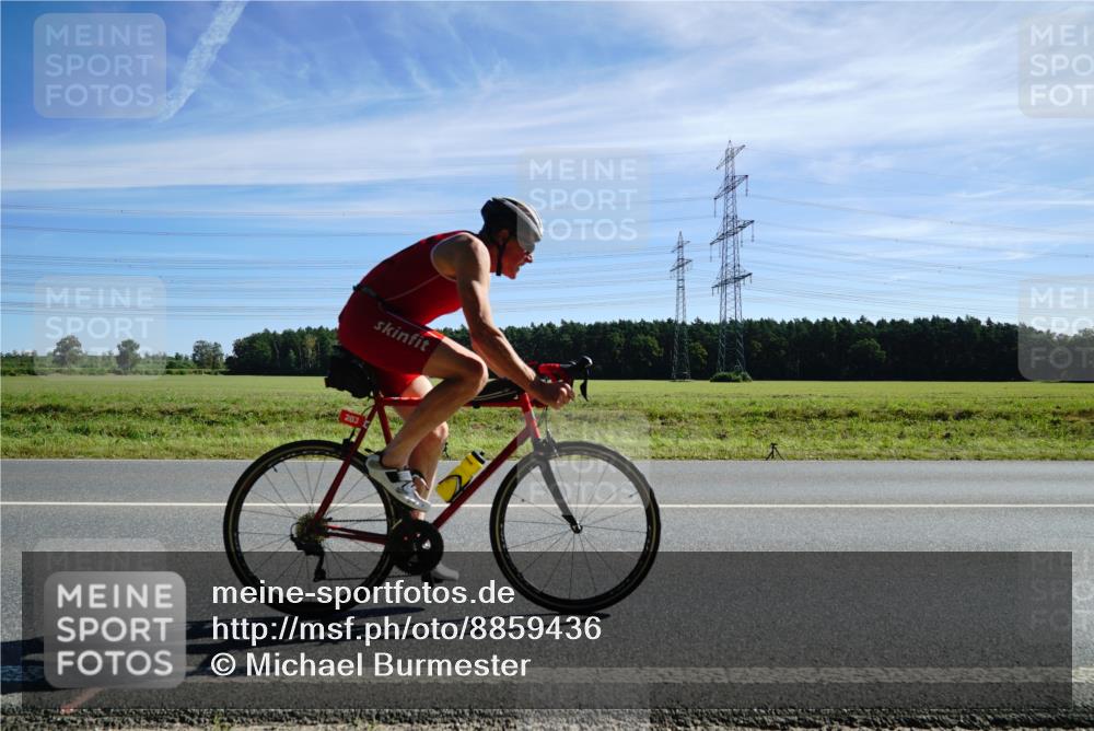 07.09.2025 - 19. Norderstedt Triathlon Michael Burmester http://msf.ph/oto/8859436 07.09.2025 11:38:59 Radfahren 203, 731 meine-sportfotos.de