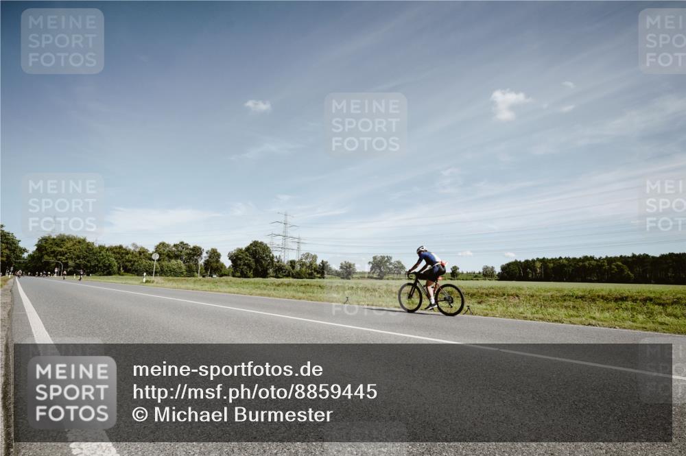 07.09.2025 - 19. Norderstedt Triathlon Michael Burmester http://msf.ph/oto/8859445 07.09.2025 12:44:18 Radfahren 707 meine-sportfotos.de