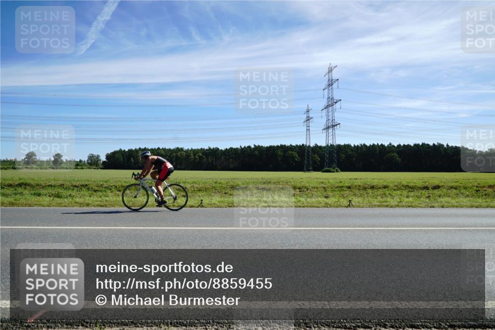 07.09.2025 - 19. Norderstedt Triathlon Michael Burmester http://msf.ph/oto/8859455 07.09.2025 11:39:15 Radfahren 746, 778 meine-sportfotos.de